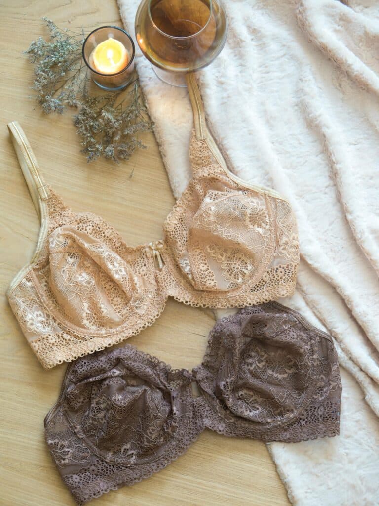 How to Open & Close a Front-Close Bra